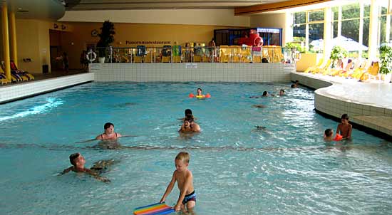 Wellenbecken der Therme in Stegersbach